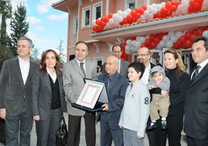 Antalya Valisi Dr. Altparmak ki Okulun Aln Yapt 