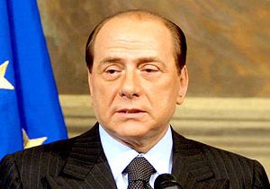 Berlusconi den Sert Aklama