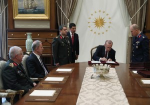 Cumhurbakan Erdoan, Yksek Asker ra kararlarn imzalad szc Kaln aklad