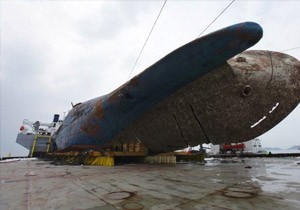 Güney Kore de 3 Yıl Önce Batan Gemi Çıkarıldı