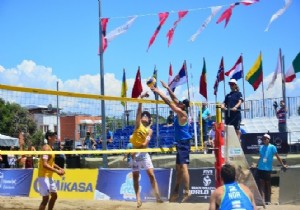 Manavgat ta Plaj veleybolu şampiyonası heyecanı
