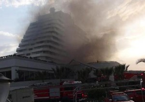 İzmir de Beş Yıldızlı Otelde Korkutan Yangın
