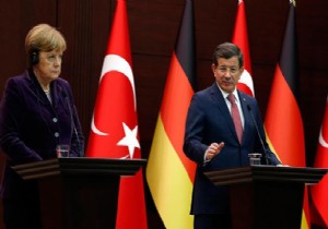 Davutolu Merkel ile Basn Toplants Dzenledi