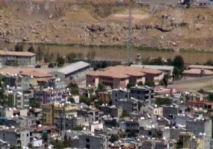 PKK Cizre de Garnizon Komutanlığına Saldırdı