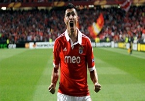 Cardozo, Trabzonspor a Katlmak in Benfica Kampndan Ayrld