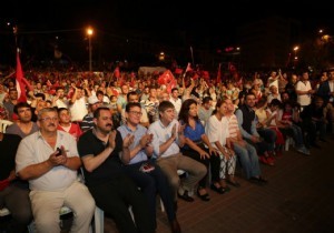 Antalya da Demokrasi Nbeti Sryor