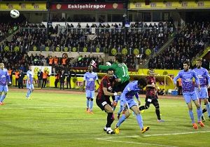 Trabzonspor, Eskiehir Deplasmanndan Mutlu Dnyor