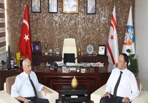İçişleri ve Çalışma Bakanı Gürpınar, İskele Belediyesi’ni Ziyaret Etti