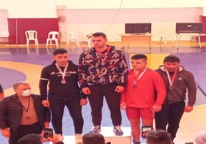 Kepez Belediyesi Spor Kulübü güreşçileri, 1 birincilik ve 3 ikincilik