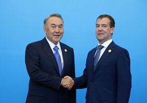Medvedev, Nazarbayevi Kutlad  