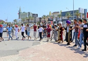 Antalya da Esnaf Turist Müşteri İçin Eylem Yaptı