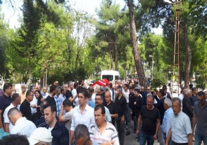 Sevenleri Osman Manavoğlunu Son Yolculuğuna Antalya da Uğurladı