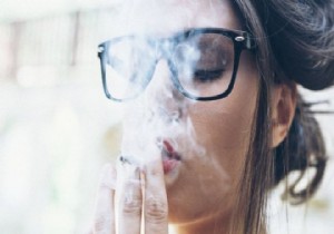Uzmanlar Uyarıyor :Sigara içmek  görme kaybı riskini artırıyor 