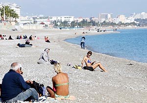 Antalya da Güneşi Gören Sahile Koştu