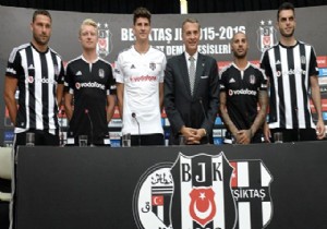 Beşiktaş 5 Oyuncuyu Renklerine Bağladı