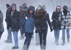 Kar Ya Yznden Baz Kentlerde Okullar Tatil