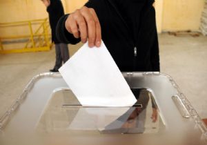 AK Parti ye 3 Buuk Milyon Yeni Oy