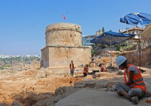 Hıdırlık Kulesi’nde arkeolojik kazılar heyecan yarattı