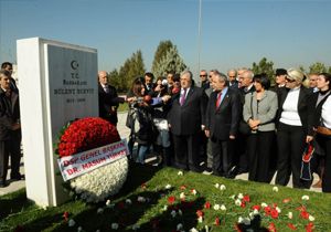 Ecevit Vefatnn 4. Ylnda Anlyor
