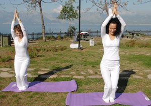 Falez 3 Parkta Halka Ak Yoga