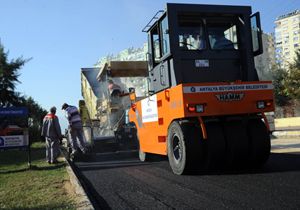 Sakarya Bulvarnda ikinci etap asfaltlama