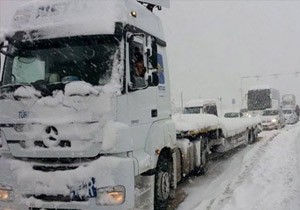 stanbul da TIR lara Trafik Yasa!