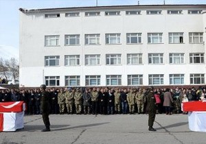 Bitlis te ehit Askerler in Tren Dzenlendi