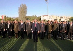 Kurucu Cumhurbakan Denktan Mezar Banda Tren