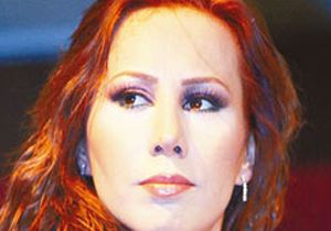Asena, Gazetecilere Grnmeden Hastaneye Girdi