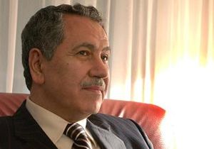 Arn: Gazeteci zgr Olmal