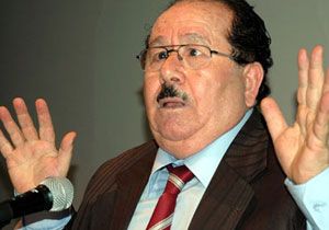 Beyaz Hoca Syleiye Gitti, Oyunun Rengini Aklad
