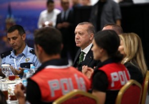 Erdoan Polislere mjdeyi Birlikte Yapt ftarda verdi
