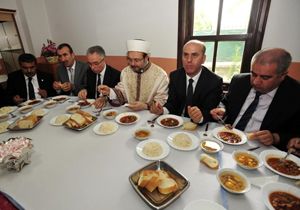 Grmez: Canlara Lokma Yemee Geldim