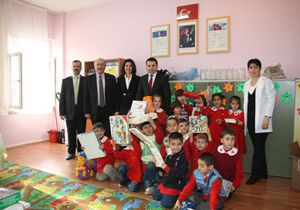Ylba Hediyelerini Aldlar