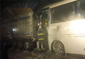 Aksaray da zincirleme kaza: 4 l, 49 yaral 