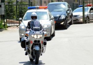  Danmanm  dedi 5 ilden polis eskortuyla geti