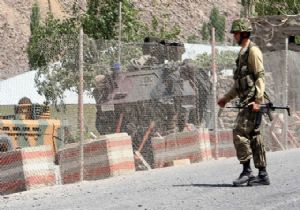Hakkari de 1 korucu ehit