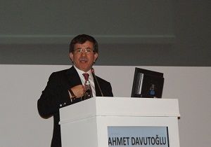 Davutolu: Suriye Halknn nnde Saygyla Eiliyorum