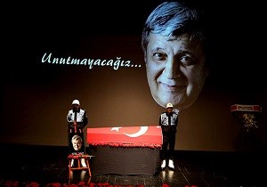 Sevenleri ve Dostlar Akatepe yi Uurluyor