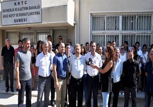 Lefkoa Motorlu Aralar ve Ruhsatlandrma ubesinde Sresiz Greve Doru