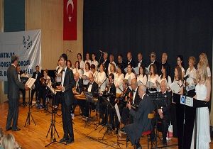 ATB Trk Sanat Mzii Korosu ndan Muhteem Konser