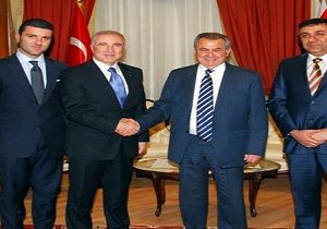 nal Aysal: Top Yuvarlak, Her Yl Bir Takma Glyor  