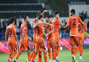 Baakehir Akhisar Karsnda Galibiyet Hedefliyor