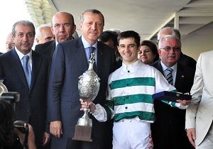 60. Babakanlk Kousunu Dervi Aa Kazand