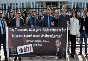 Babakanlk nnde elenkli Eylem