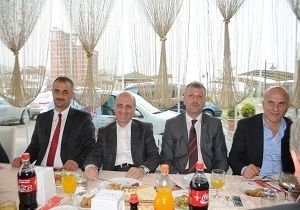 Erdoan Bayraktar Ofta Muhtarlarla Biraraya Geldi