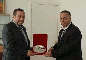 Denkta, Bay-Sen Heyetini Kabul Etti