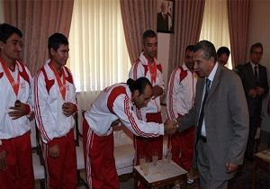 Bozer, Judo Hapkido ve Kckbox Federasyonu Sporcularn Kabul Etti