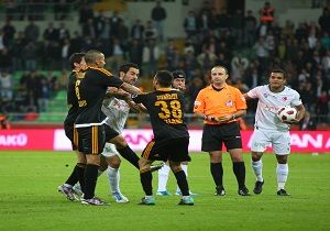 Kayserispor Bursaspor Manda Krmz Kartlar Havada Utu