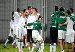 Bursaspor da Futbolcular Kahkahaya Bouldu